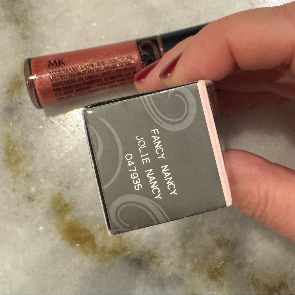 Mary Kay Fancy Nancy Lip Gloss, NEW IN BOX - Picture 2 of 3